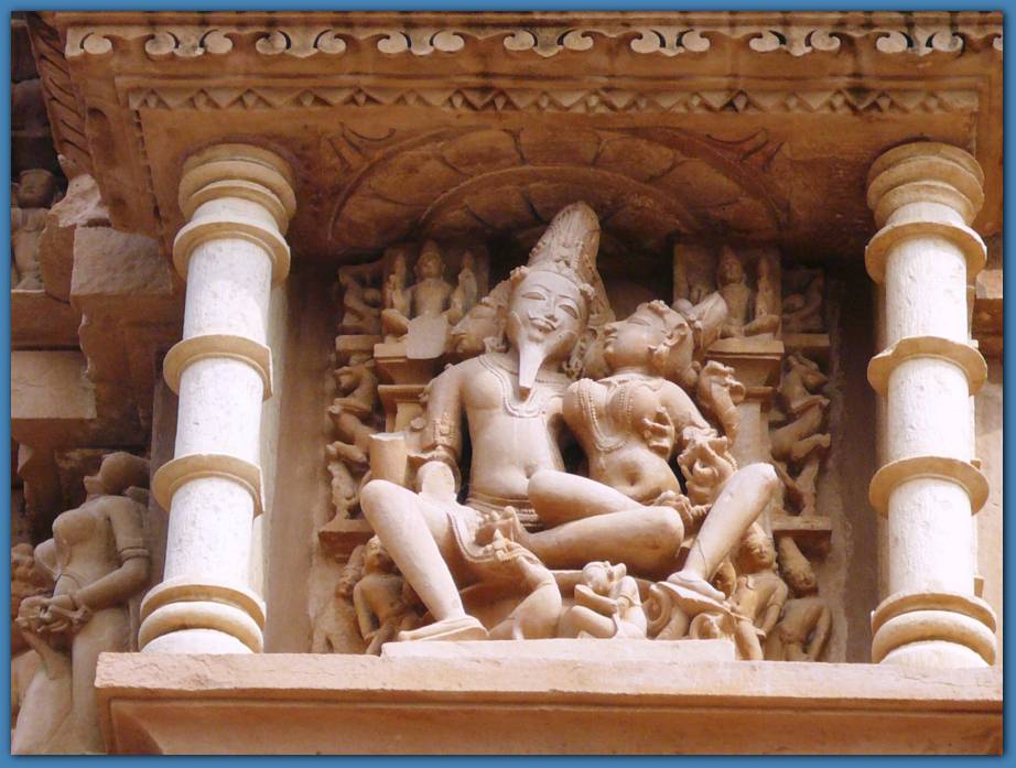 900x674 pixels (87K)